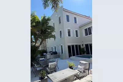 330 8th Ave S #4, Naples, FL 34102 - Photo 1