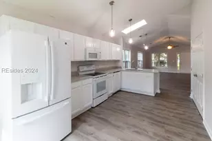 74 Bridgewater Dr, Bluffton, SC 29910 - Photo 3