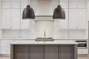 8 Silver Oak Cir, Hilton Head Island, SC 29926 - Photo 11