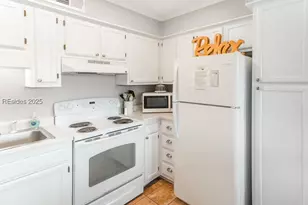 40 Folly Field Rd, Hilton Head Island, SC 29928 - Photo 5