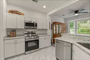 61 Hampton Cir, Bluffton, SC 29909 - Photo 9