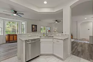 61 Hampton Cir, Bluffton, SC 29909 - Photo 11