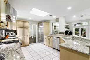 17 Dahlgren Ln, Hilton Head Island, SC 29928 - Photo 11