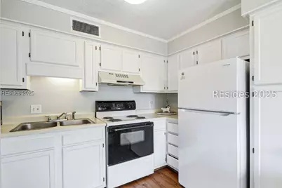 40 Folly Field Road #224, Hilton Head Island, SC 29928 - Photo 9