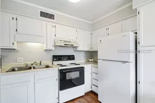 40 Folly Field Rd, Hilton Head Island, SC 29928 - Photo 9