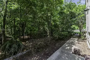 223 Farnsleigh Ave, Bluffton, SC 29910 - Photo 3