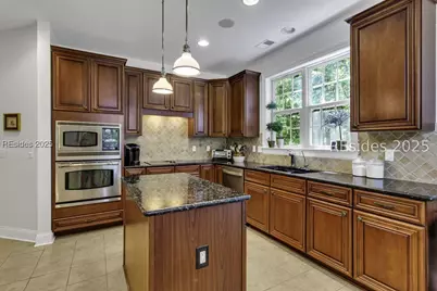 223 Farnsleigh Avenue, Bluffton, SC 29910 - Photo 13