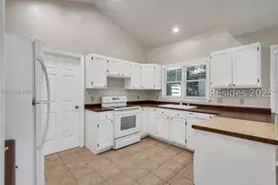 232 Whiteoaks Cir, Bluffton, SC 29910 - Photo 11