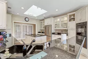 21 Strawberry Hill Rd, Hilton Head Island, SC 29928 - Photo 13