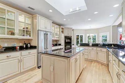 21 Strawberry Hill Road, Hilton Head Island, SC 29928 - Photo 17