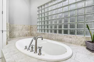 33 N Port Royal Dr, Hilton Head Island, SC 29928 - Photo 31