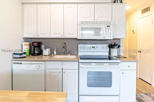 40 Folly Field Rd, Hilton Head Island, SC 29928 - Photo 19