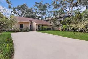 8 Water Oak Dr, Hilton Head Island, SC 29928 - Photo 3