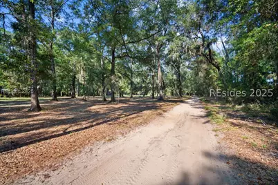 120 Meadow Drive, Bluffton, SC 29910 - Photo 9