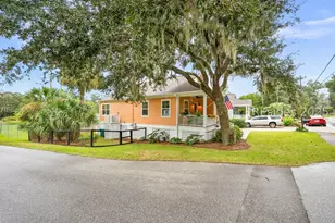 1642 Old Shell Rd, Port Royal, SC 29935 - Photo 5