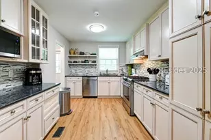 7 Periwinkle Ln, Hilton Head Island, SC 29928 - Photo 13