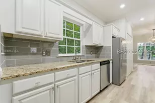 40 Victoria Square Dr, Hilton Head Island, SC 29926 - Photo 11