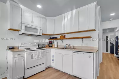 40 Folly Field Road #B137, Hilton Head Island, SC 29928 - Photo 9