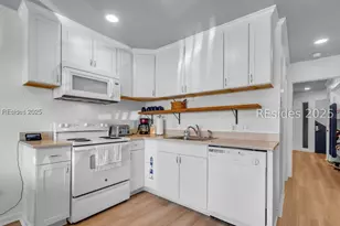 40 Folly Field Rd, Hilton Head Island, SC 29928 - Photo 9