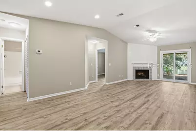 96 Mathews Drive #213, Hilton Head Island, SC 29926 - Photo 15