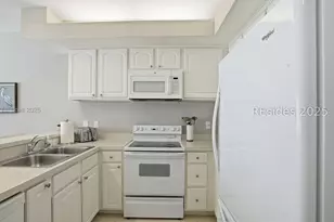 19 Wimbledon Ct, Hilton Head Island, SC 29928 - Photo 5