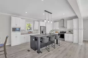 15 Vine St, Hilton Head Island, SC 29926 - Photo 17
