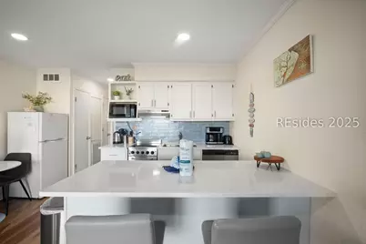 40 Folly Field Road #B205, Hilton Head Island, SC 29928 - Photo 3