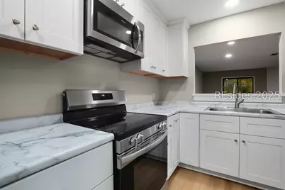 96 Mathews Drive #186, Hilton Head Island, SC 29926 - Photo 9