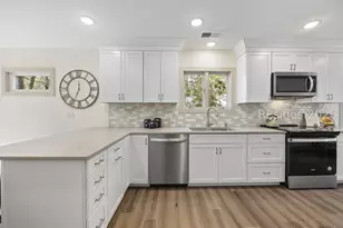 55 Wax Myrtle Ct, Hilton Head Island, SC 29926 - Photo 11