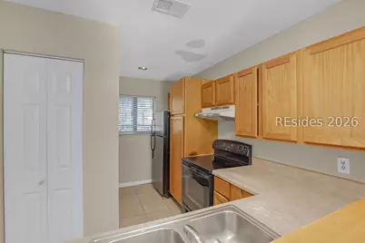 96 Mathews Drive #142, Hilton Head Island, SC 29926 - Photo 7