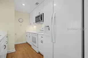 300 Woodhaven Dr, Hilton Head Island, SC 29928 - Photo 9