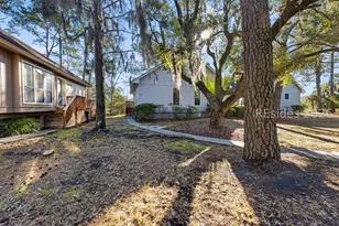 18 Salt Marsh Dr, Hilton Head Island, SC 29926 - Photo 25