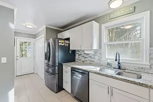 8 Meridith Ln, Beaufort, SC 29907 - Photo 13