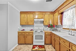 1076 Aiken Ave S, Fairfax, SC 29827 - Photo 11