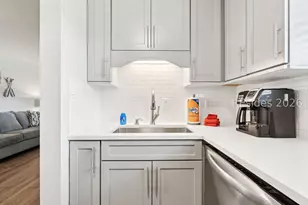 663 William Hilton Pkwy, Hilton Head Island, SC 29928 - Photo 5