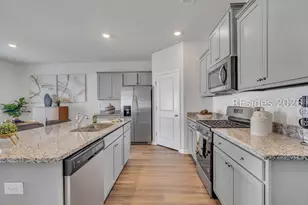 1061 Sanctuary Dr, Ridgeland, SC 29936 - Photo 3