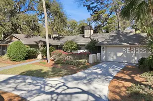 28 W Beach Lagoon Rd, Hilton Head Island, SC 29928 - Photo 3