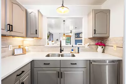 96 Mathews Drive #APT 164, Hilton Head Island, SC 29926 - Photo 9