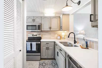 96 Mathews Drive #164, Hilton Head Island, SC 29926 - Photo 5