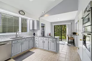 40 Planters Wood Dr, Hilton Head Island, SC 29928 - Photo 5