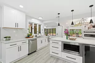 8 Bobcat Ln, Hilton Head Island, SC 29926 - Photo 3