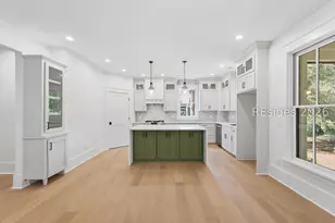 10 Oldfield Village Rd, Bluffton, SC 29909 - Photo 17
