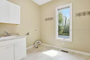8 Leamington Ln, Hilton Head Island, SC 29928 - Photo 11
