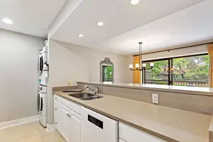 124 N Sea Pines Rd, Hilton Head Island, SC 29928 - Photo 9