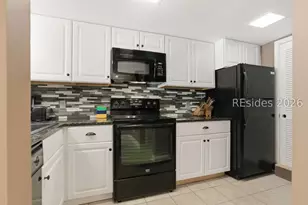 11 Tanglewood Dr, Hilton Head Island, SC 29928 - Photo 9