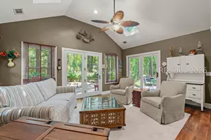 54 Edgewood Dr, Hilton Head Island, SC 29926 - Photo 11
