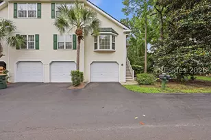 16 Brittany Pl Dr, Hilton Head Island, SC 29928 - Photo 3