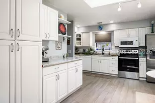 48 Salt Marsh Dr, Hilton Head Island, SC 29926 - Photo 11