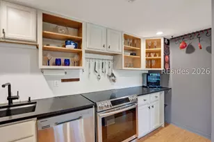 300 Woodhaven Dr, Hilton Head Island, SC 29928 - Photo 9