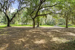 121 Spanish Point Dr, Beaufort, SC 29902 - Photo 1